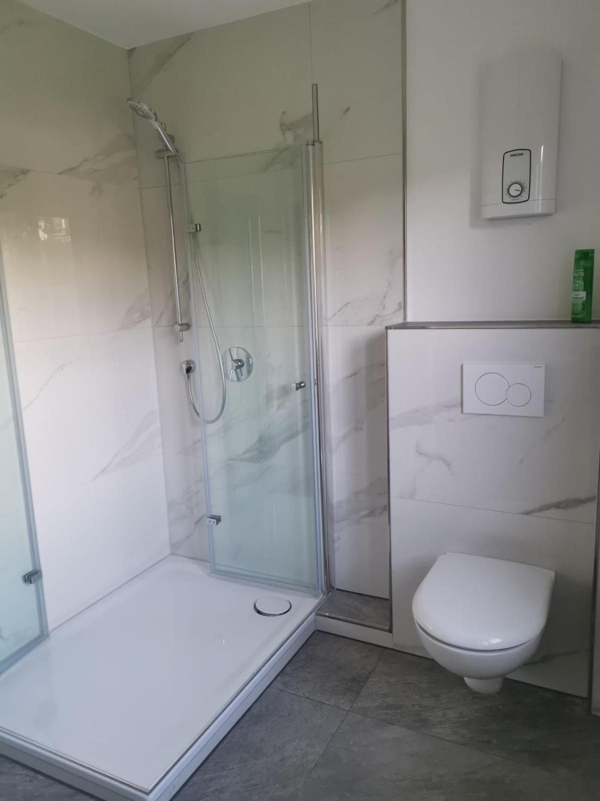 Modernes Stilvoll Eingerichtetes Appartement Rösrath Exteriör bild