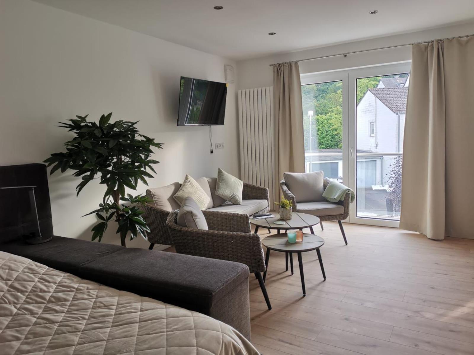 Modernes Stilvoll Eingerichtetes Appartement Rösrath Exteriör bild