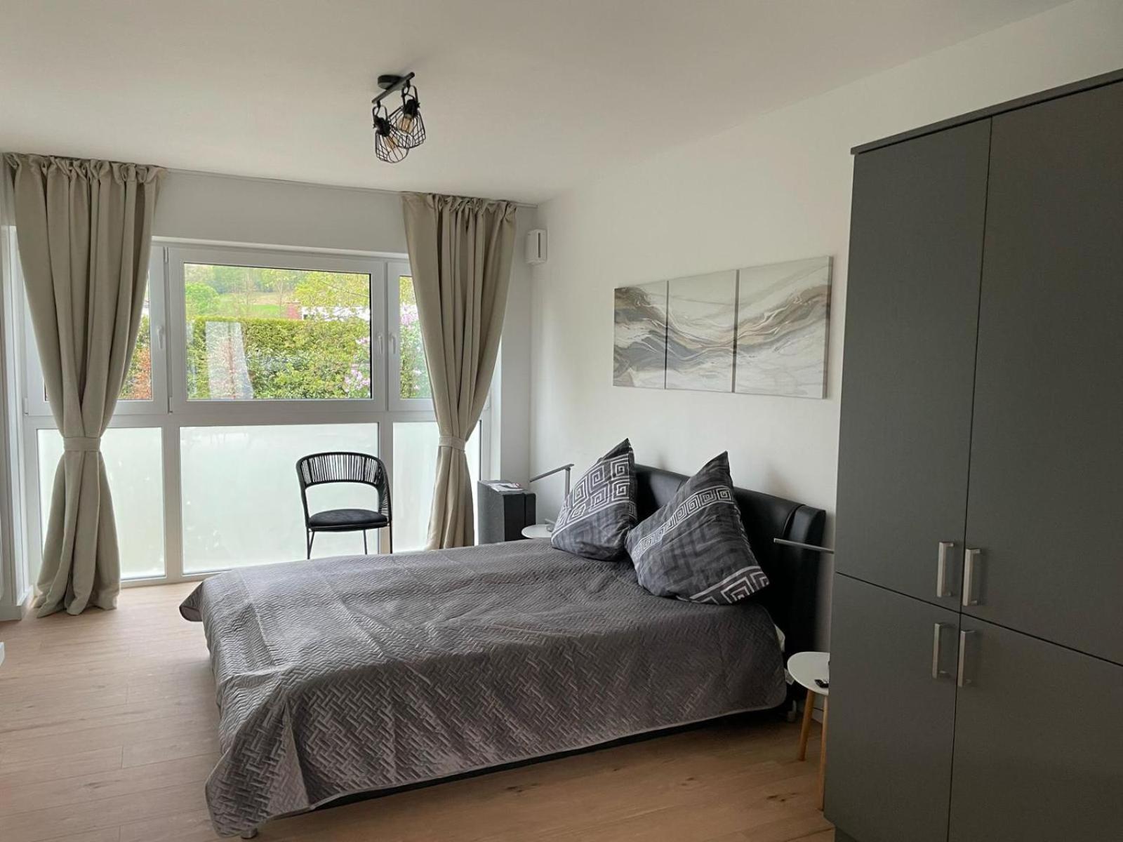 Modernes Stilvoll Eingerichtetes Appartement Rösrath Exteriör bild